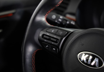 Подержанный автомобиль Kia Rio Hatchback 2020 года (11 фото)