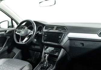 Подержанный автомобиль Volkswagen Tiguan 2021 года (9 фото)