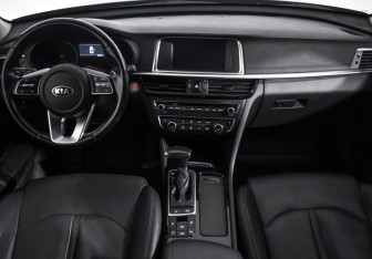 Подержанный автомобиль Kia Optima Sedan 2019 года (16 фото)
