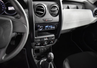 Подержанный автомобиль Renault Duster 2016 года (15 фото)