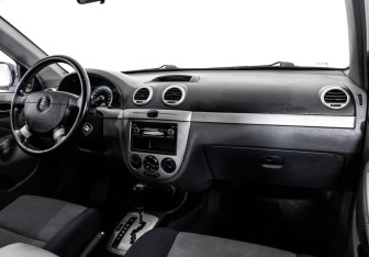 Подержанный автомобиль Chevrolet Lacetti Hatchback 2011 года (9 фото)