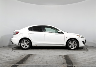 Подержанный автомобиль Mazda 3 Sedan 2011 года (4 фото)