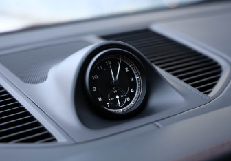 Подержанный автомобиль Porsche Macan 2022 года (11 фото)