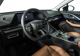 Подержанный автомобиль Omoda C5 2023 года (11 фото)