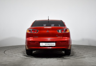 Подержанный автомобиль Mitsubishi Lancer Sedan 2012 года (6 фото)