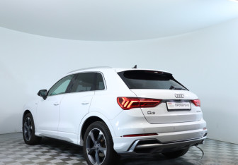 Подержанный автомобиль Audi Q3 2020 года (8 фото)