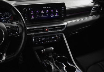 Подержанный автомобиль Kia K5 2020 года (17 фото)