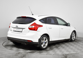 Подержанный автомобиль Ford Focus Hatchback 2013 года (5 фото)