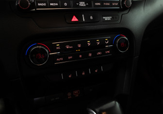 Подержанный автомобиль Kia Ceed Hatchback 2019 года (17 фото)