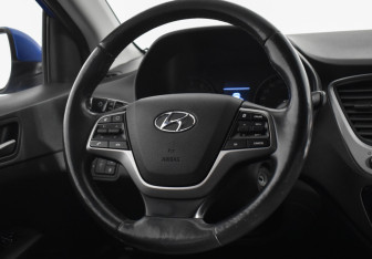 Подержанный автомобиль Hyundai Solaris Sedan 2017 года (14 фото)