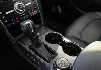 Подержанный автомобиль Ford Explorer 2018 года (24 фото)