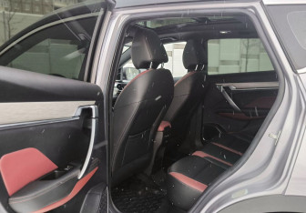 Подержанный автомобиль Geely Coolray 2023 года (38 фото)