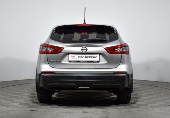 Подержанный автомобиль Nissan Qashqai 2018 года (6 фото)