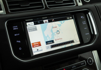 Подержанный автомобиль Land Rover Range Rover 2015 года (21 фото)