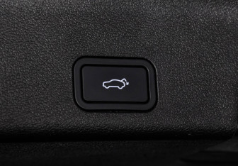 Подержанный автомобиль Geely Atlas Pro 2021 года (32 фото)