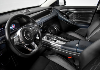 Подержанный автомобиль Voyah Free 2022 года (9 фото)