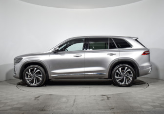 Подержанный автомобиль Geely Monjaro 2024 года (8 фото)