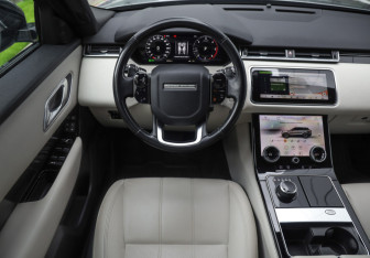 Подержанный автомобиль Land Rover Range Rover Velar 2017 года (12 фото)