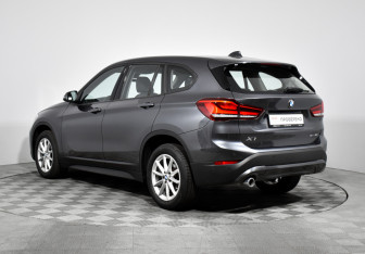 Подержанный автомобиль BMW X1 2019 года (7 фото)