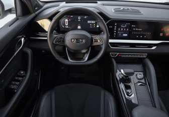 Подержанный автомобиль Geely Monjaro 2024 года (11 фото)