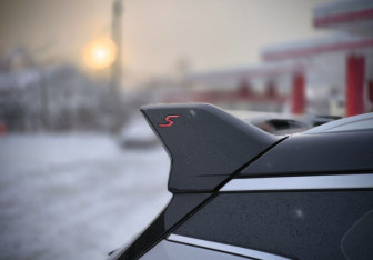 Подержанный автомобиль Geely Coolray 2023 года (11 фото)