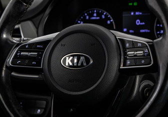 Подержанный автомобиль Kia Seltos 2021 года (11 фото)