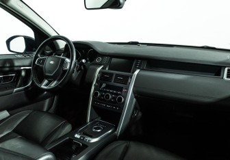 Подержанный автомобиль Land Rover Discovery Sport 2016 года (9 фото)