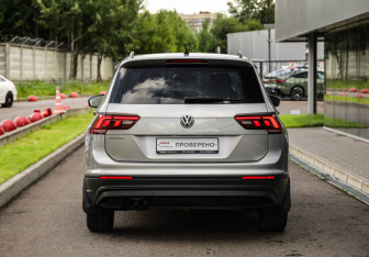 Подержанный автомобиль Volkswagen Tiguan 2019 года (7 фото)