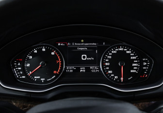 Подержанный автомобиль Audi Q5 2017 года (19 фото)