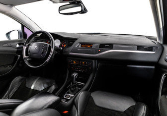 Подержанный автомобиль Citroen C5 Sedan 2008 года (9 фото)