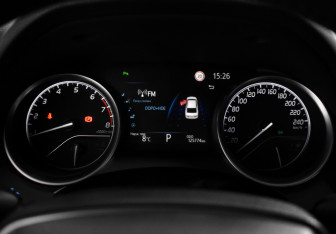 Подержанный автомобиль Toyota Camry Sedan 2020 года (20 фото)