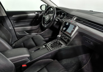 Подержанный автомобиль Volkswagen Passat Wagon 2017 года (13 фото)