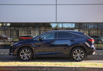 Подержанный автомобиль Lexus RX 2020 года (9 фото)