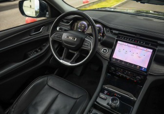 Подержанный автомобиль Jeep Grand Cherokee 2022 года (11 фото)