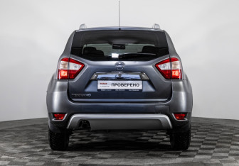 Подержанный автомобиль Nissan Terrano 2018 года (6 фото)