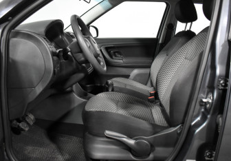 Подержанный автомобиль Skoda Fabia Hatchback 2011 года (9 фото)