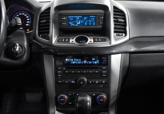Подержанный автомобиль Chevrolet Captiva 2014 года (16 фото)