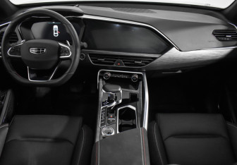 Подержанный автомобиль Geely Tugella 2022 года (14 фото)