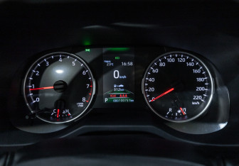 Подержанный автомобиль Toyota RAV4 2021 года (18 фото)
