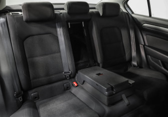 Подержанный автомобиль Volkswagen Passat Sedan 2015 года (25 фото)