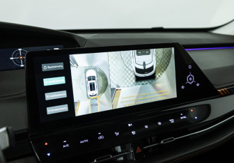 Подержанный автомобиль Changan UNI-K 2023 года (17 фото)