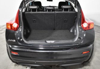 Подержанный автомобиль Nissan Juke 2011 года (17 фото)