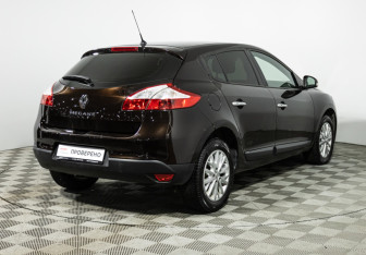 Подержанный автомобиль Renault Megane Hatchback 2014 года (5 фото)