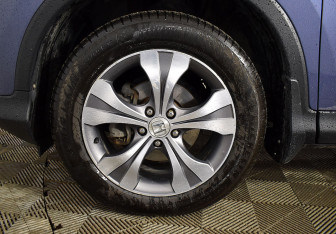 Подержанный автомобиль Honda CR-V 2013 года (8 фото)