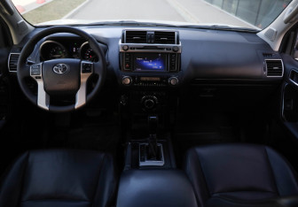 Подержанный автомобиль Toyota Land Cruiser Prado 2014 года (21 фото)