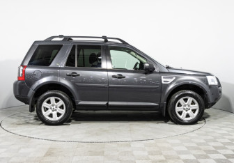 Подержанный автомобиль Land Rover Freelander 2010 года (4 фото)