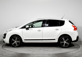 Подержанный автомобиль Peugeot 3008 2012 года (8 фото)