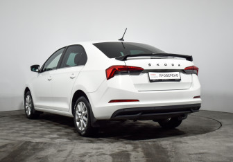 Подержанный автомобиль Skoda Rapid Liftback 2020 года (7 фото)