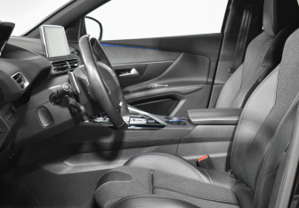 Подержанный автомобиль Peugeot 3008 2019 года (10 фото)