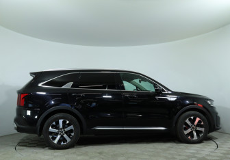 Подержанный автомобиль Kia Sorento 2021 года (3 фото)